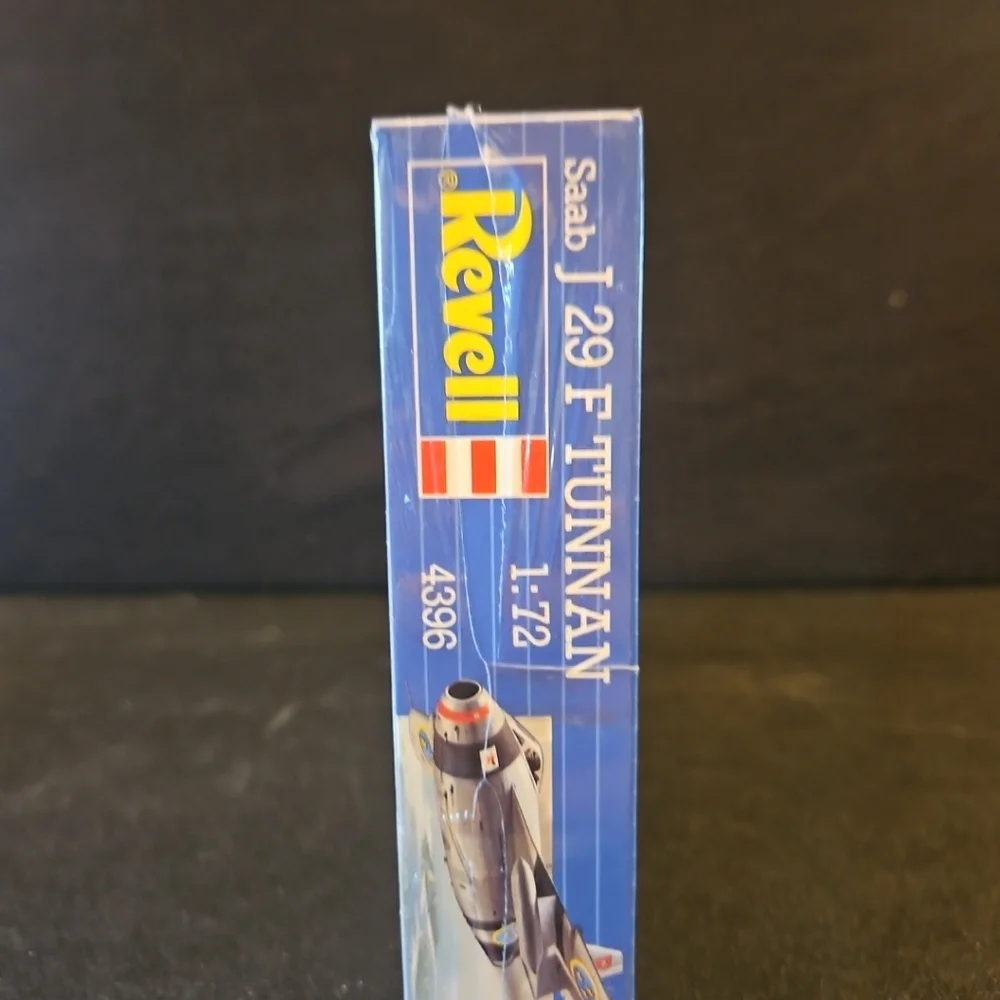 Revell Saab J 29 F Tunnan Model Kit‎ 1991